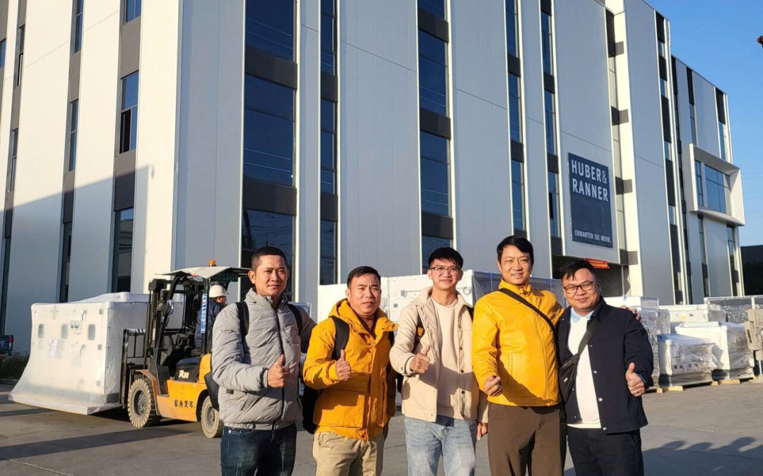 THÀNH AN E&T CỬ NHÂN SỰ THAM GIA ĐÀO TẠO CHUYÊN SÂU TẠI NHÀ MÁY AHU HUBER & RANNER TRUNG QUỐC SẴN SÀNG ĐÁP ỨNG CÁC DỰ ÁN QUY MÔ LỚN, YÊU CẦU KỸ THUẬT CAO TẠI VIỆT NAM