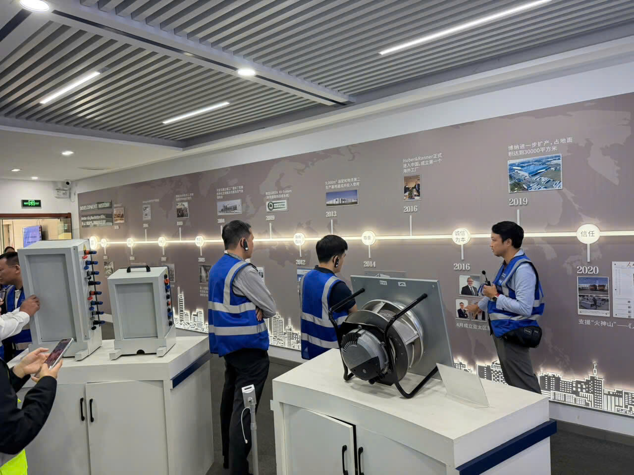 TRẢI NGHIỆM THỰC TẾ – CỦNG CỐ NIỀM TIN CÙNG THÀNH AN E&T TẠI NHÀ MÁY HUBER & RANNER ( TRUNG QUỐC)